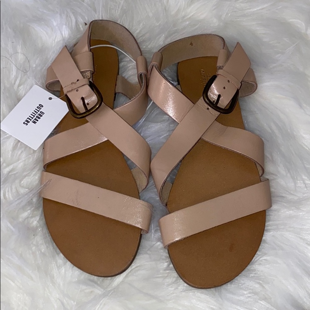 Nude flat sandals